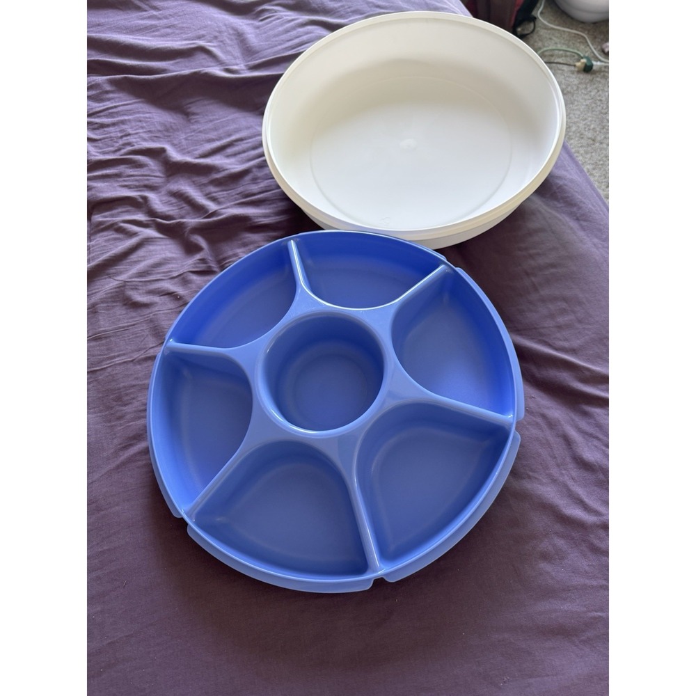 Tupperware Divided Container - Picture 3 of 10